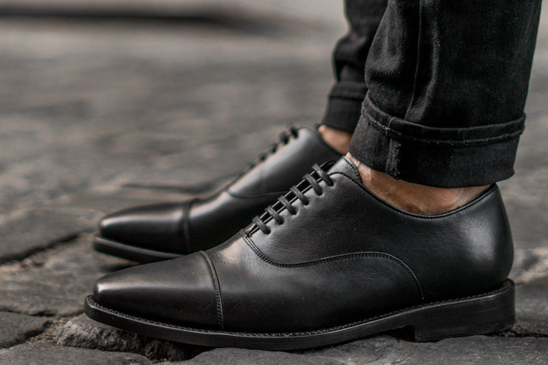 Men's Executive Cap Toe Dress Shoe In Black Leather - Thursday