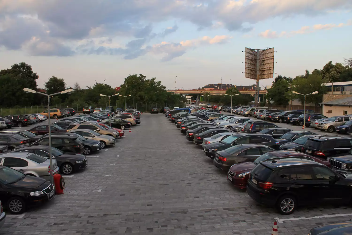 Park & Fly Bucuresti Otopeni | ParkVia