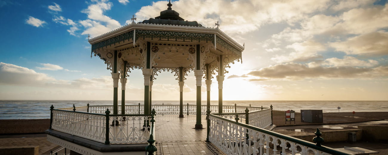 Kustbeeld van Brighton voor een reis met Britse ponden
