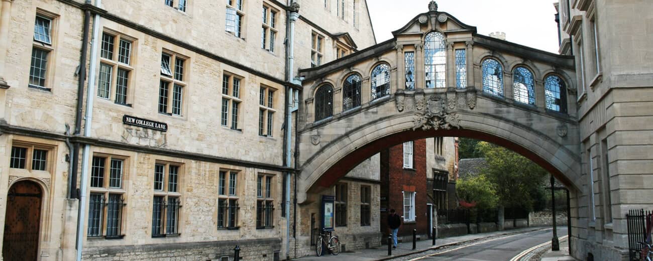 Straatbeeld van Oxford voor een reis naar het Verenigd Koninkrijk