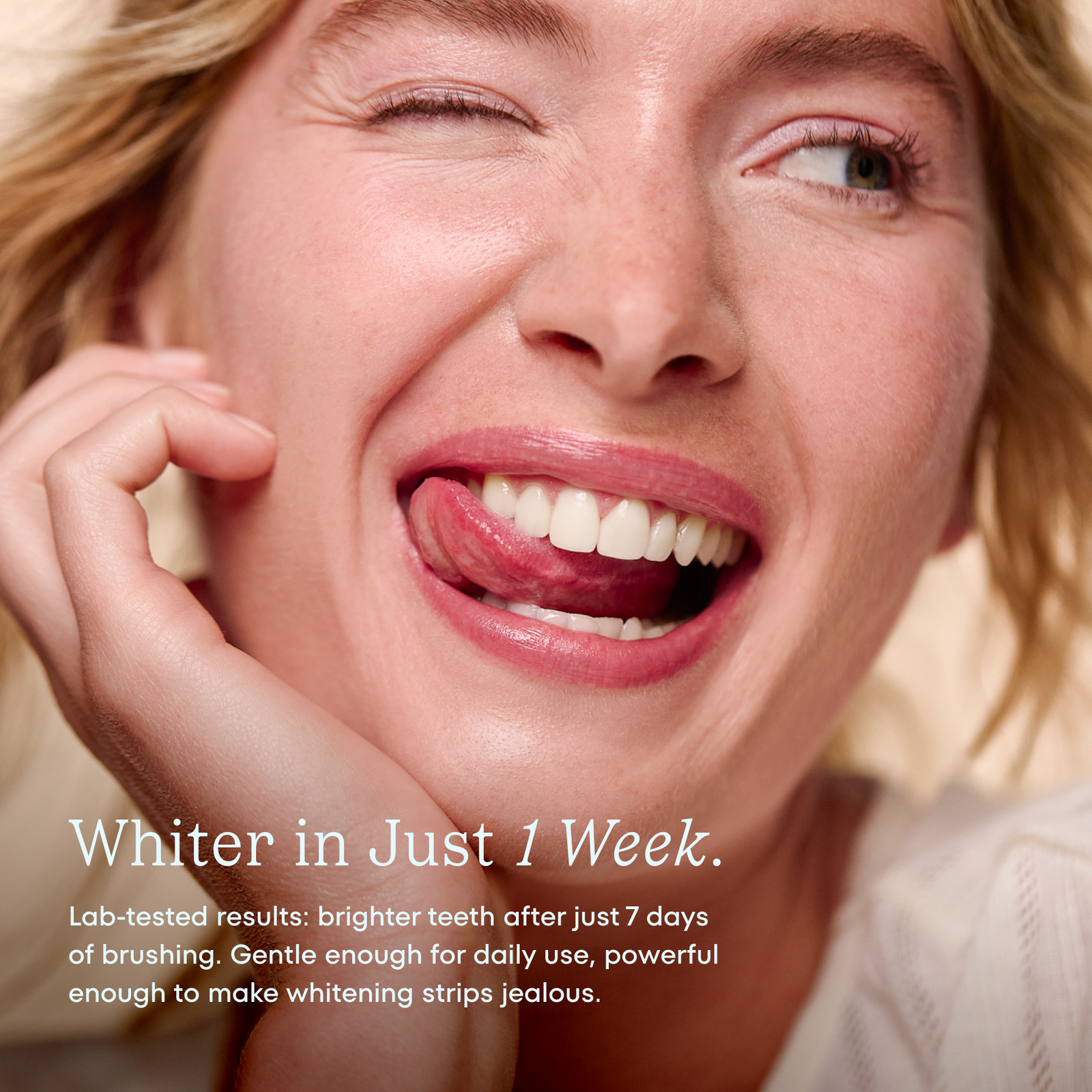 Woman smiling in a Cocofloss oral care image