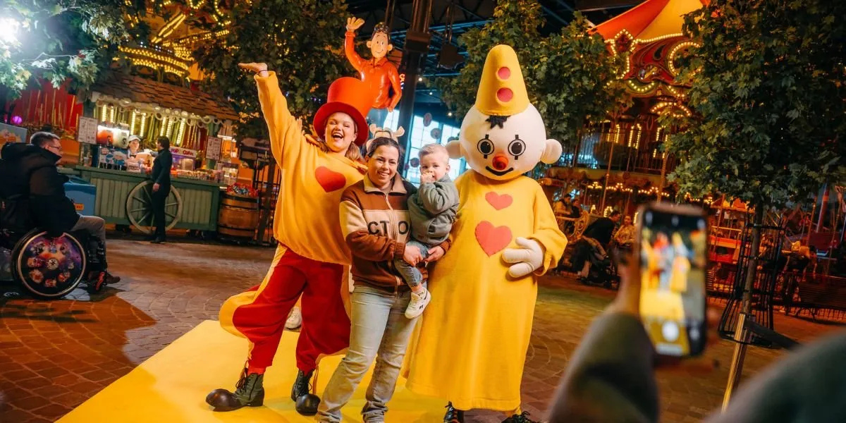 Une rencontre avec un personnage à Plopsa Indoor Hasselt