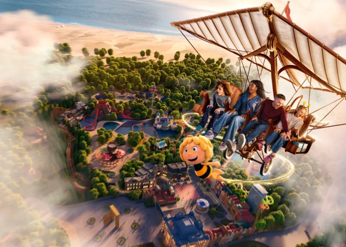 Attraction Vliegende Cinema à Plopsaland Belgium