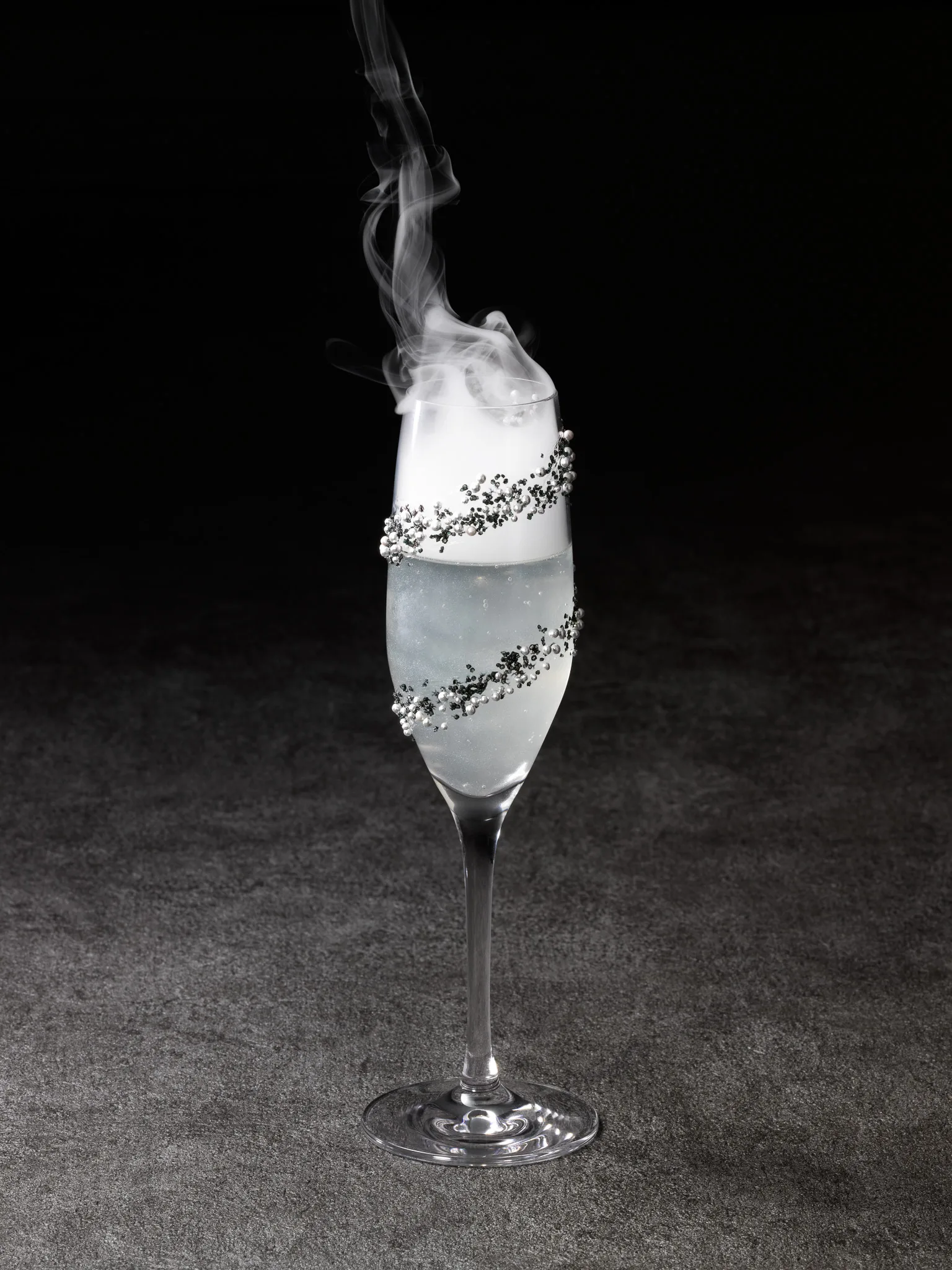 Themed welcome drink served with a Warner Bros. Studios Japan dining package