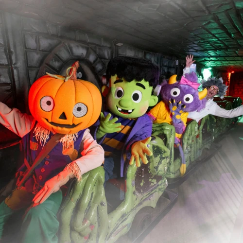 Seasonal visitor scene at West Midlands Safari Park