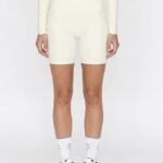 Wiskii High-Waist Vigor Scrunch Short in oatmilk