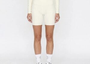 Wiskii High-Waist Vigor Scrunch Short in oatmilk
